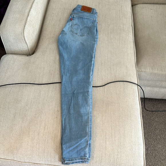 Levi’s Skinny Jeans - Picture 2 of 4